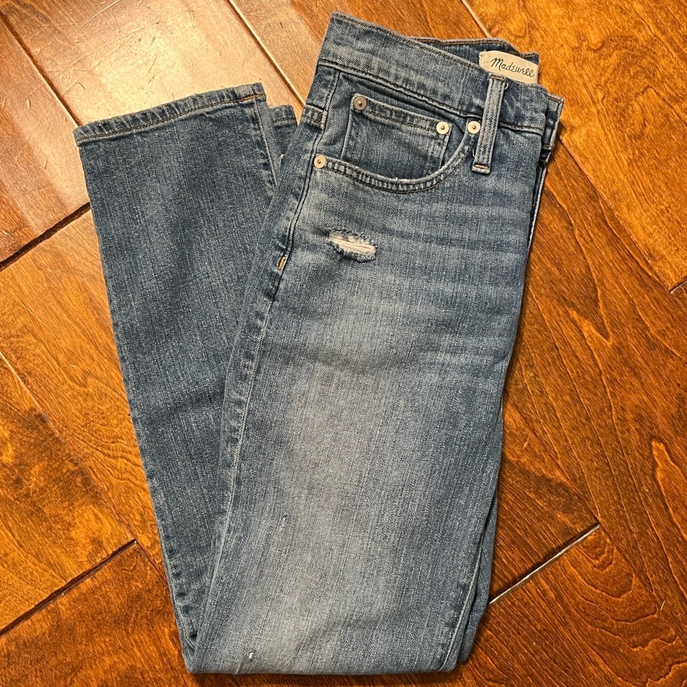 Madewell Classic Straight Denim Jeans size 26 with slight distressing